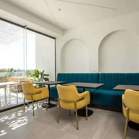 Hollywood - Adults Only * Фалираки