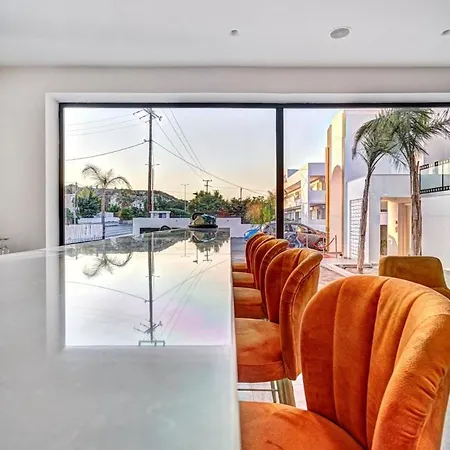 Hollywood - Adults Only 팔리라키