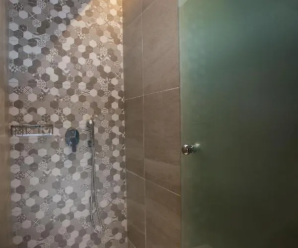 Hollywood - Adults Only