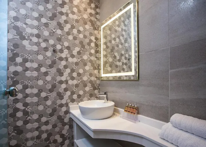 Hollywood - Adults Only * Faliraki