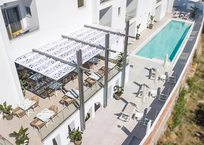 Hollywood - Adults Only